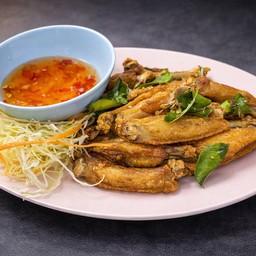 ปีกไก่ทอดน้ำปลา