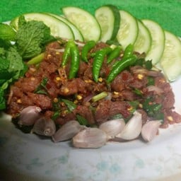 ก้อยเนื้อสับขมๆแบบแห้งๆ..ไม่เลือดรสจัดแบบอีสาน