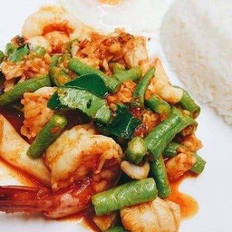ข้าวราด - ผัดพริกแกง