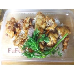 ข้าวหมูทอด Deep fried pork neck with rice