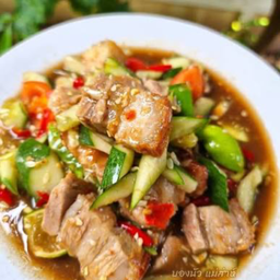 ตำแตงปูปลาร้าหมูกรอบ