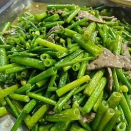 ผัดดอกหอมใส่ตับ