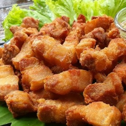 สามชั้นทอดน้ำปลา