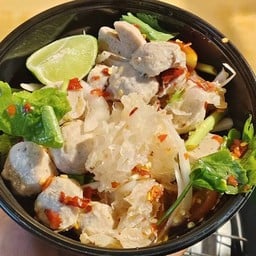 ยำเห็ดหูหนูขาว