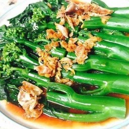 คะน้าฮ่องกงเจี๋ยนน้ำแดง