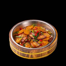 มันฝรั่งผัดหมูสามชั้น