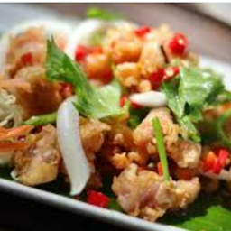 ยำเอ็นไก่ทอด