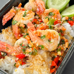 กุ้งคั่วพริกเกลือราดข้าว