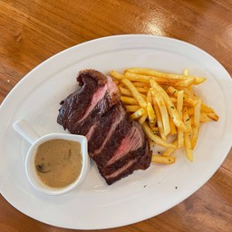 เนื้อส่วน Picanha นำเข้าจากออสเตรเลีย พร้อมเครื่องเคียงต่างๆ