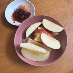 ยำแอปเปิ้ล เปรี้ยว กะปิหวาน/น้ำปลาหวาน