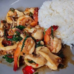 กระเพราแซ่บบ(ไม่มีหน้าร้านก็สั่งได้นะ)