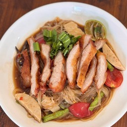 ตำเส้นเล็กคอหมูทอด