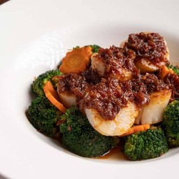 หอยเชลล์ผัดซอส XO