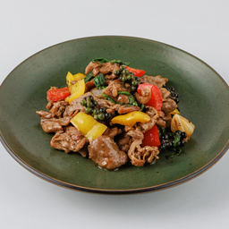 (ขจ)-เป็ดผัดพริกไทยดำ Stired Fried Duck with Black Garlic Sauce.