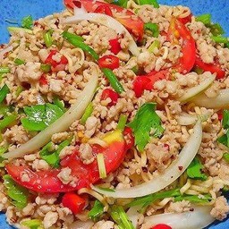 เมนูยำมาม่าหมูสับ