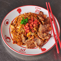 มาม่าผัดหมูกระทะ