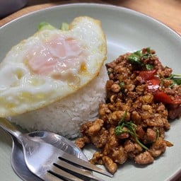 ข้าวกะเพราหมูสับ