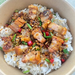 หมูกรอบคั่วพริกเกลือ