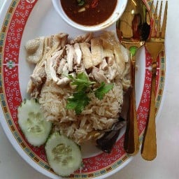 ข้าวมันไก่มาลี เยื้องต้นโพธิ์ สาขาลำพูน บ้านหอชัย