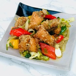 เนื้อปลาเก๋าทอดผัดพริกไทยดำ