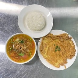 เซ็ตข้าวสวย  ไข่เจียว ต้มซุปเนื้อตุ๋น