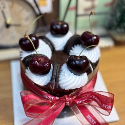 เค้ก cherry chocolate ครึ่งปอนด์