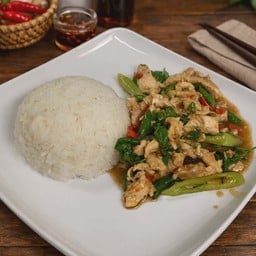 กะเพรา ราดข้าว