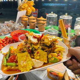ตำไทยข้าวโพดไข่เค็ม