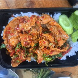ข้าวกระเพาหมูชิ้น