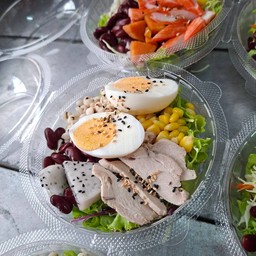 สลัดผัก+อกไก่+ไข่ต้ม