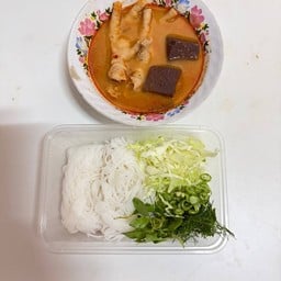 ขนมจีนน้ำยากระทิ