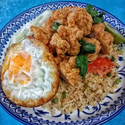 ข้าวผัดไก่กรอบไข่ดาวซอสเทริยากิ