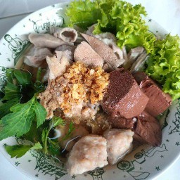 เฮงดี ต้มเลือดหมู ตลาดสุนทร