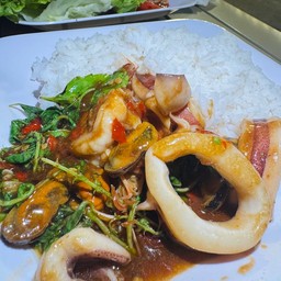 ข้าวกะเพราทะเล