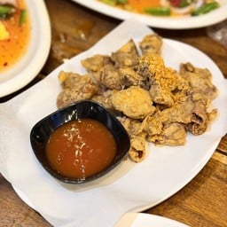 ไส้อ่อนทอดกะเทียม