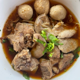 ก๋วยเตี๋ยว ลูกชิ้น-หมูตุ๋น