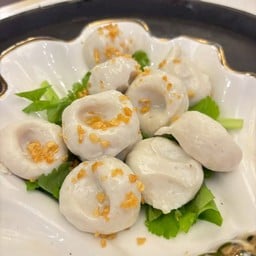 ลูกชิ้นปลาทำเองบีบมือ