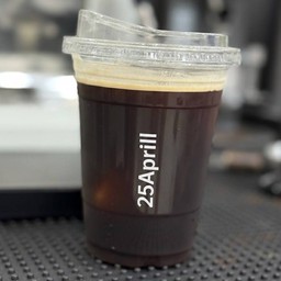 เมล็ดกาแฟพรีเมี่ยมคั่วกลางคอนเข้ม