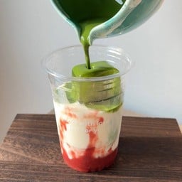 Strawberry Matcha Amor
