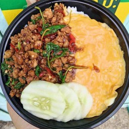 เฮือนข้าวกะเพราไข่ข้น