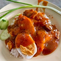 ร้านกิมแจ้ ข้าวหมูแดง ตลาดทรัพย์สินสุพรรณ ฯ