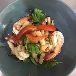 ยำไหลบัวกุ้งสด