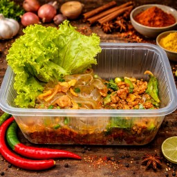 เส้นมันเทศคลุกซอสอกไก่สับพริกหมาล่า