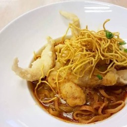 ข้าวซอยปลาดอลลี่ทอด