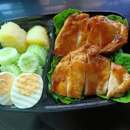 ชุดสะโพกไก่ย่าง ซอสบาร์บีคิว