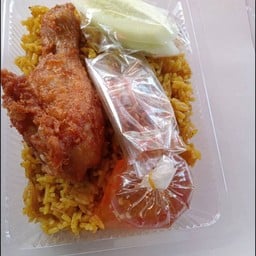 นิดาไก่ทอดหาดใหญ่ นิดาไก่ทอดหาดใหญ่ ถ. เสรีไทย11เขตบึงกุ่ม กรุงเทพมหานคร