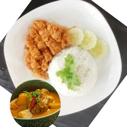 แกงกะหรี่ไก่ทอด(สไตล์ไทย)