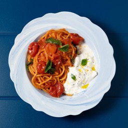 Burrata and Tomatoes Pasta