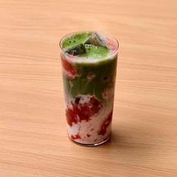Strawberry Matcha Latt