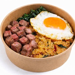 ข้าวผัดกะเพราเนื้อเต๋าย่าง (ไม่มีไข่ดาว)